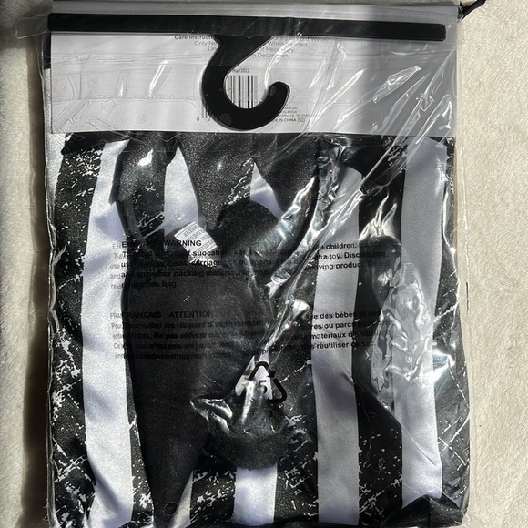 Spooktacular Transformation: Haunted Harlequin Child Costume,‎ Medium 8-10 - Picture 2 of 2